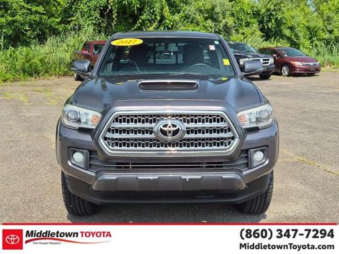 Used 2017 Toyota Tacoma TRD Sport w/ Tow Package (A/T) AWD/4WD image 7