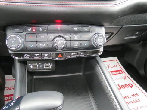 Used 2024 Dodge Durango GT image 16