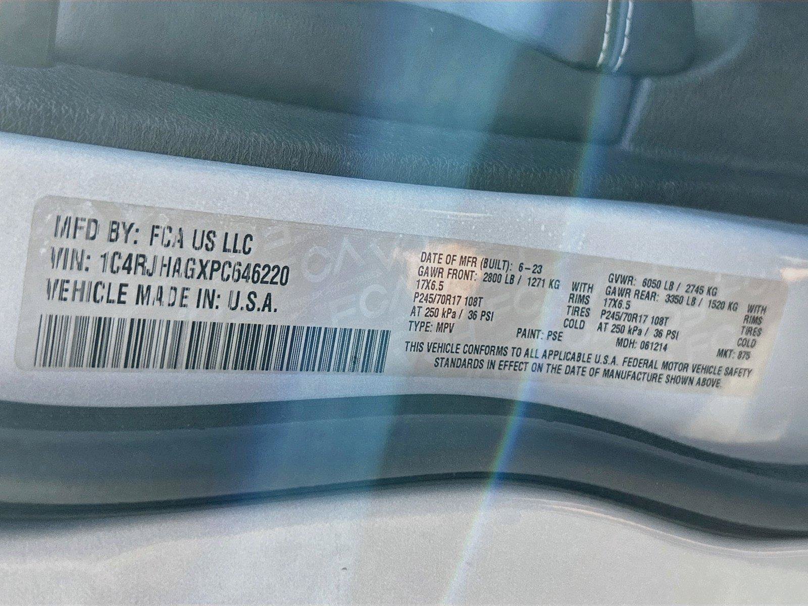 Used 2023 Jeep Grand Cherokee Laredo w/ Luxury Tech Group I AWD/4WD image 44