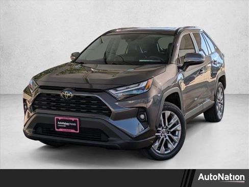Used 2023 Toyota RAV4 XLE Premium image 1