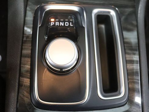 Used 2022 Chrysler 300 Touring image 27