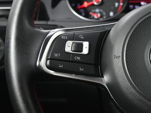 Used 2018 Volkswagen Golf 4-Door image 33