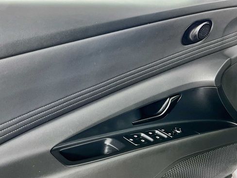 Certified 2025 Hyundai Elantra Sport FWD image 17