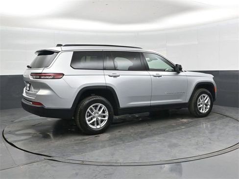 New 2025 Jeep Grand Cherokee L Laredo image 3