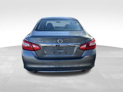 Used 2017 Nissan Altima 2.5 S image 2