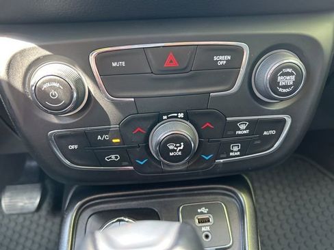 Used 2018 Jeep Compass Trailhawk w/ Navigation Group AWD/4WD image 33