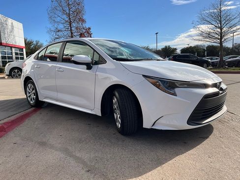 Used 2025 Toyota Corolla LE image 5