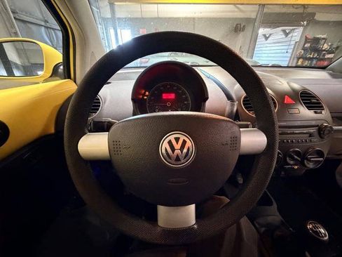 Used 2007 Volkswagen Beetle Coupe FWD image 28