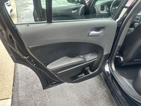 Used 2021 Dodge Charger SXT w/ Leather Interior Group RWD image 30