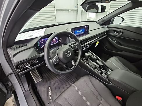 Used 2025 Honda Accord Sport image 12