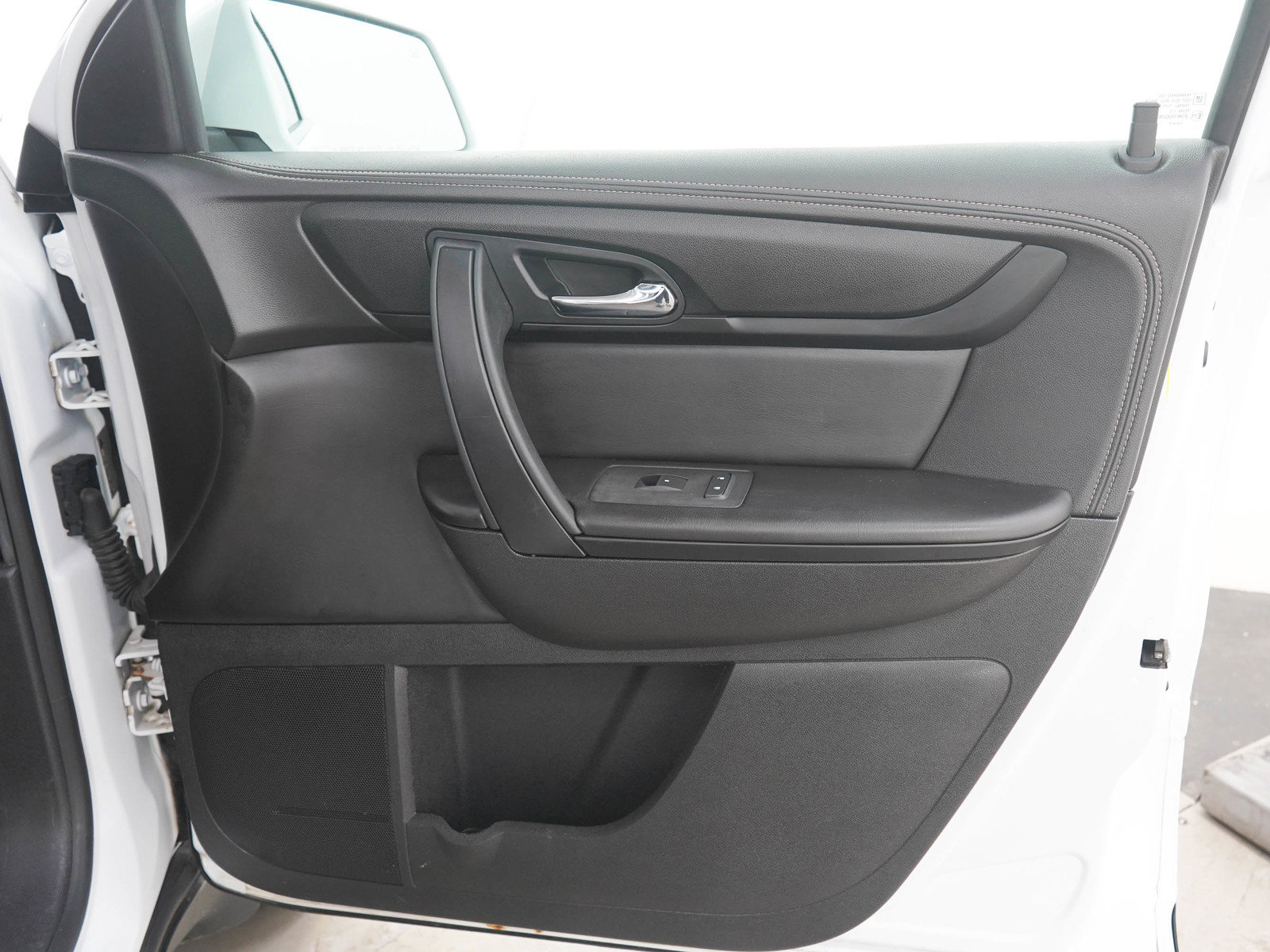 Used 2016 Chevrolet Traverse LT w/ Style and Technology Package AWD/4WD image 11