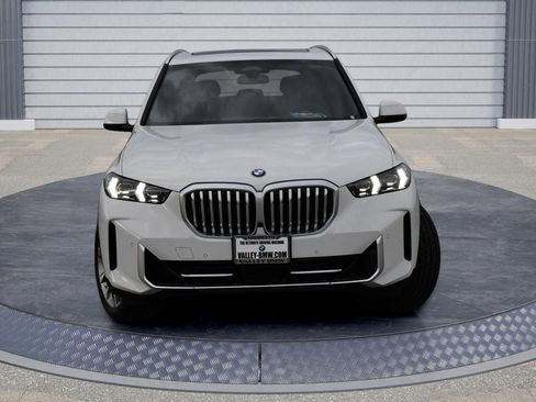 Used 2026 BMW X5 xDrive40i w/ Climate Comfort Package image 2