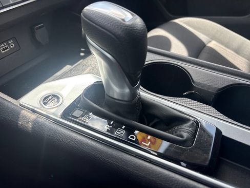 Used 2025 Nissan Altima 2.5 SV FWD image 24
