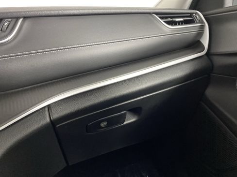 Used 2023 Jeep Grand Cherokee L Laredo w/ Luxury Tech Group I AWD/4WD image 31
