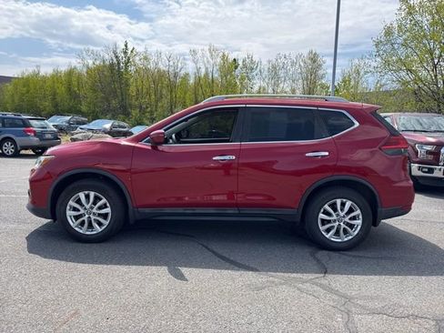 Used 2017 Nissan Rogue SV w/ Sun & Sound Touring Package AWD/4WD image 8