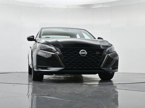 Used 2024 Nissan Altima 2.5 SR FWD image 34