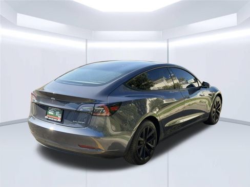 Used 2022 Tesla Model 3 Long Range AWD/4WD image 5