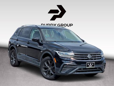 Used 2024 Volkswagen Tiguan SE AWD/4WD image 1
