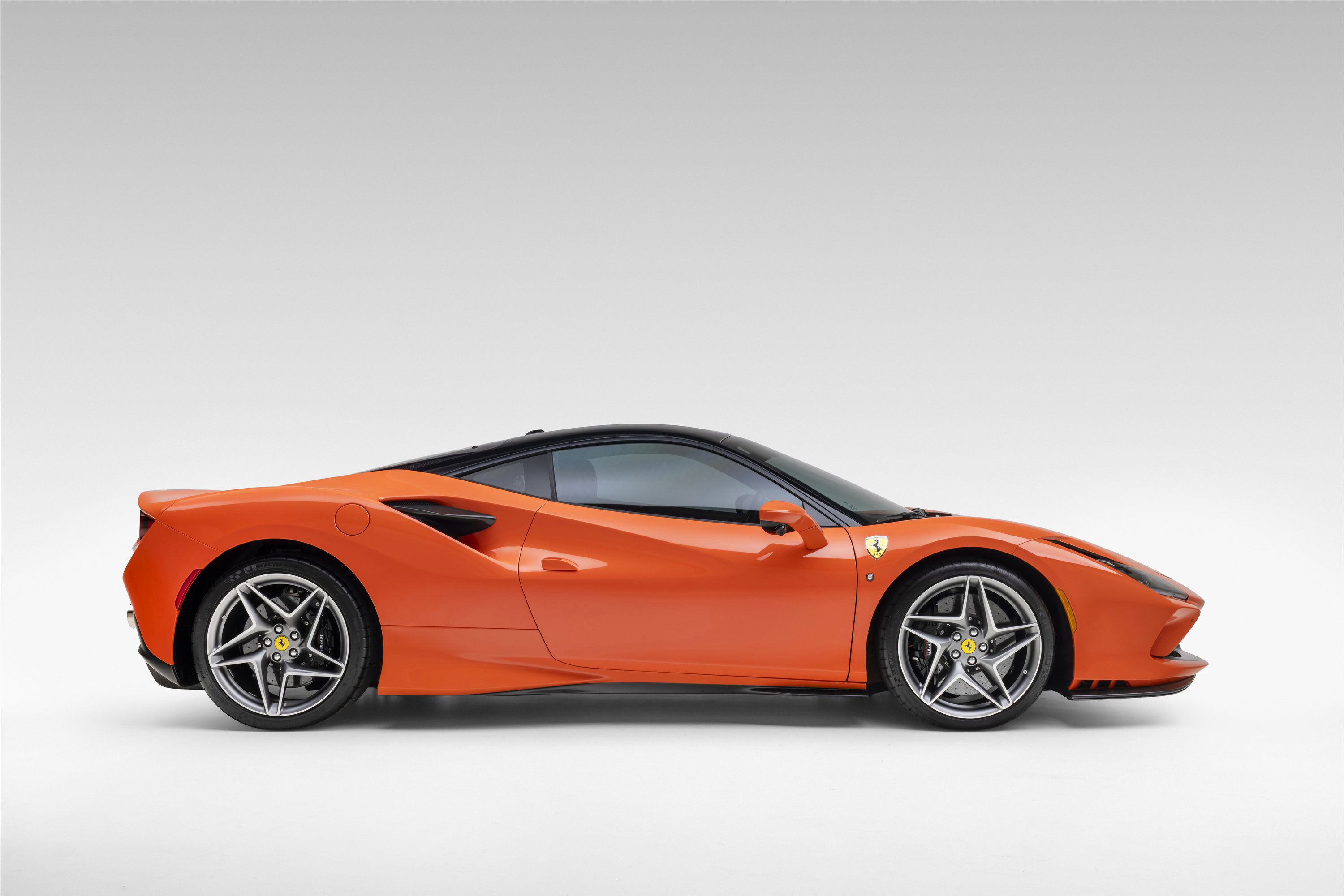 Certified 2021 Ferrari F8 Tributo RWD image 5