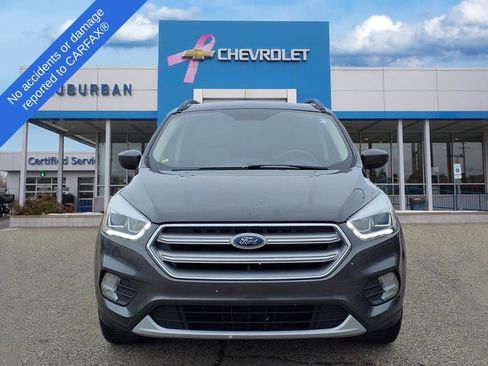 Used 2017 Ford Escape SE w/ Equipment Group 201A image 2