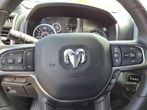New 2026 RAM 1500 Express AWD/4WD image 9