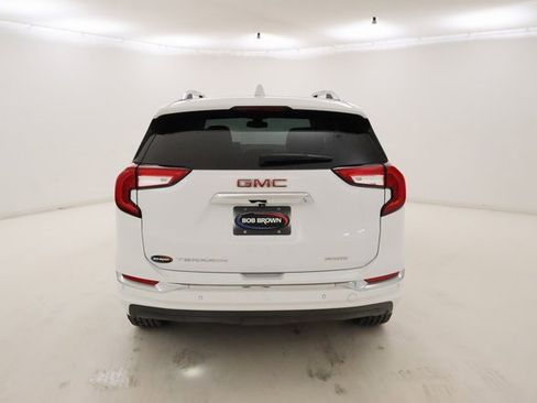 Used 2022 GMC Terrain Denali w/ Denali Premium Package image 4