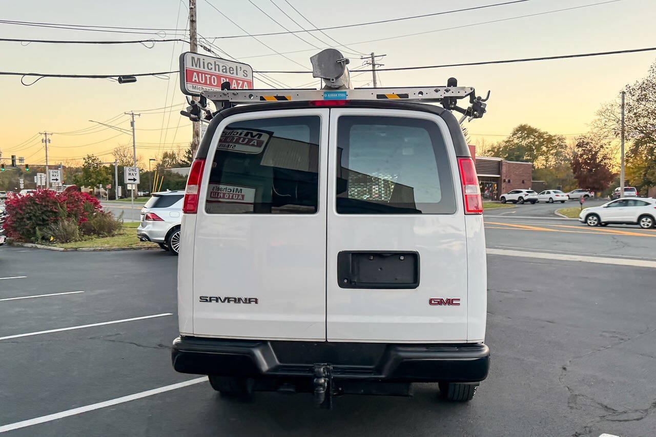 Used 2018 GMC Savana 3500 Extended w/ Driver Convenience Package RWD image 5