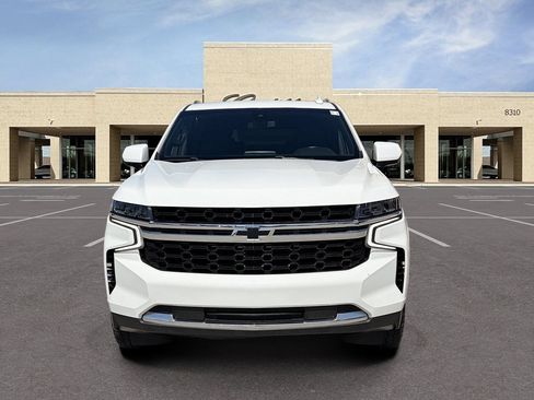 Used 2021 Chevrolet Suburban LS RWD image 2