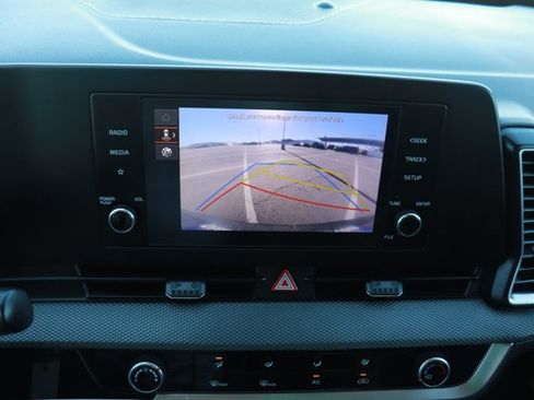 Used 2023 Kia Sportage LX image 22