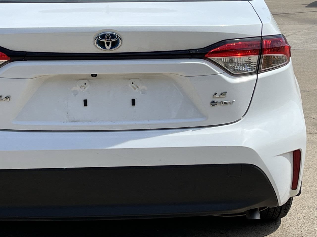 Used 2025 Toyota Corolla LE FWD image 6