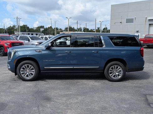 Used 2025 GMC Yukon XL Denali w/ Sun & Power Step Package AWD/4WD image 9