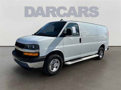 Used 2024 Chevrolet Express 2500 w/ Driver Convenience Package image 3