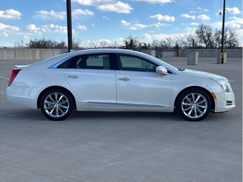 Used 2013 Cadillac XTS Premium image 9