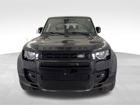 Used 2025 Land Rover Defender 130 V8 image 3