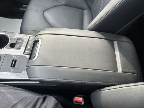 Used 2020 Toyota Highlander Platinum image 26