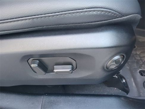 Certified 2025 Jeep Wrangler Unlimited Sahara image 17