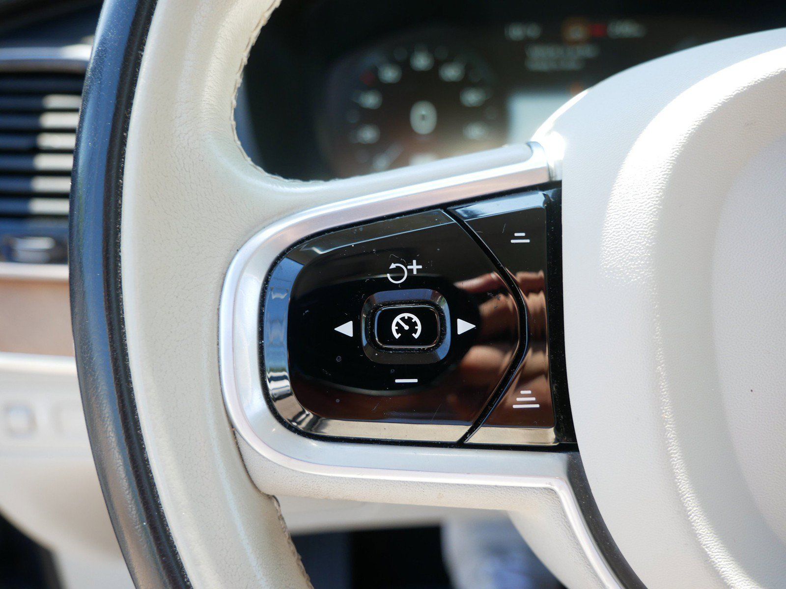 Used 2020 Volvo XC90 T8 Inscription AWD/4WD image 27
