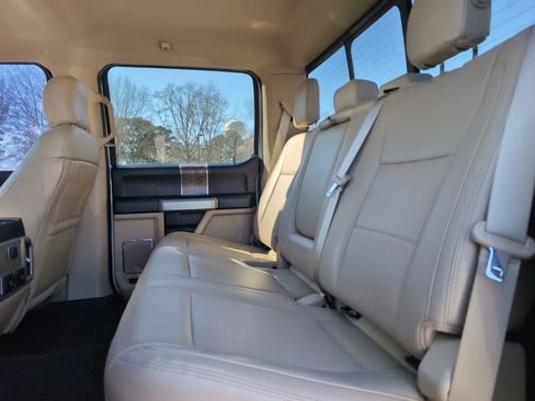 Used 2018 Ford F250 Lariat image 29