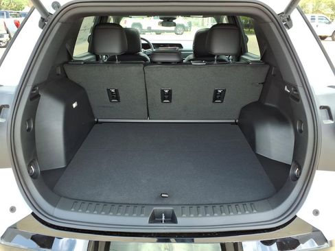 New 2026 GMC Terrain AT4 AWD/4WD image 11