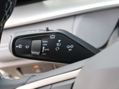 New 2026 Volkswagen Tiguan SE AWD/4WD image 34