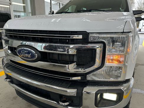 Used 2021 Ford F250 XLT w/ XLT Premium Package image 2