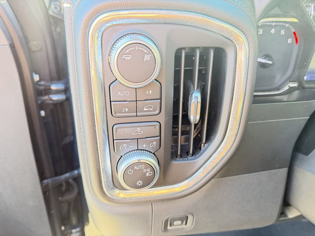 Used 2019 GMC Sierra 1500 SLE w/ SLE Value Package AWD/4WD image 11
