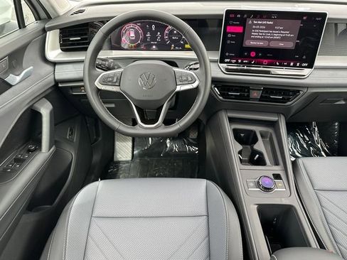 New 2026 Volkswagen Tiguan SE AWD/4WD image 17