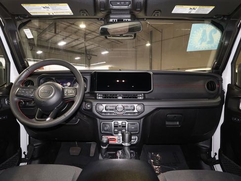 Used 2024 Jeep Wrangler Unlimited Rubicon image 28