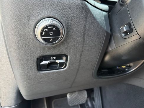 Used 2024 Mercedes-Benz GLC 300 image 24