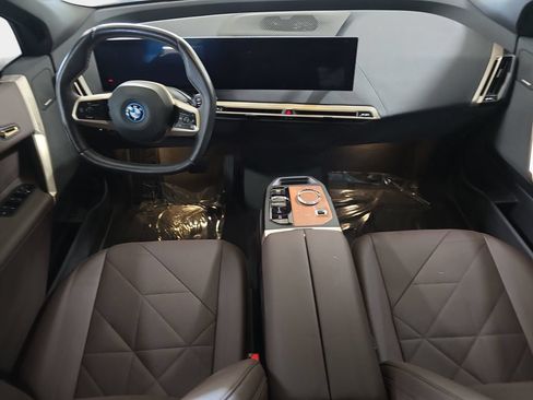 Used 2024 BMW iX xDrive50 w/ Premium Package AWD/4WD image 12