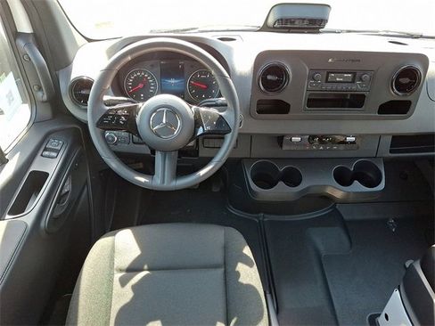 New 2025 Mercedes-Benz Sprinter 2500 image 10