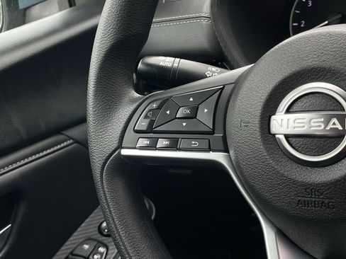 Used 2024 Nissan Sentra SV FWD image 14