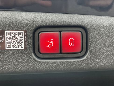 New 2026 Mercedes-Benz E 53 AMG e 4MATIC Sedan image 12