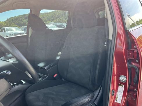 Used 2015 Nissan Rogue S AWD/4WD image 27